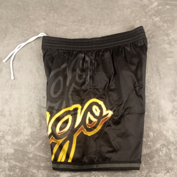 Mitchell & Ness Black and Gold Chicago Script Athletic Shorts size XL NWT - Picture 2 of 9